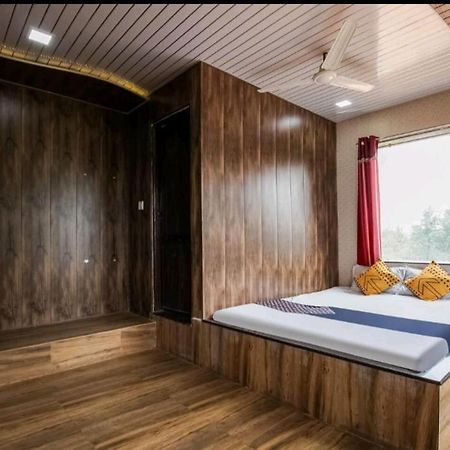 New Natraj Hotel Chikhaldara Kültér fotó