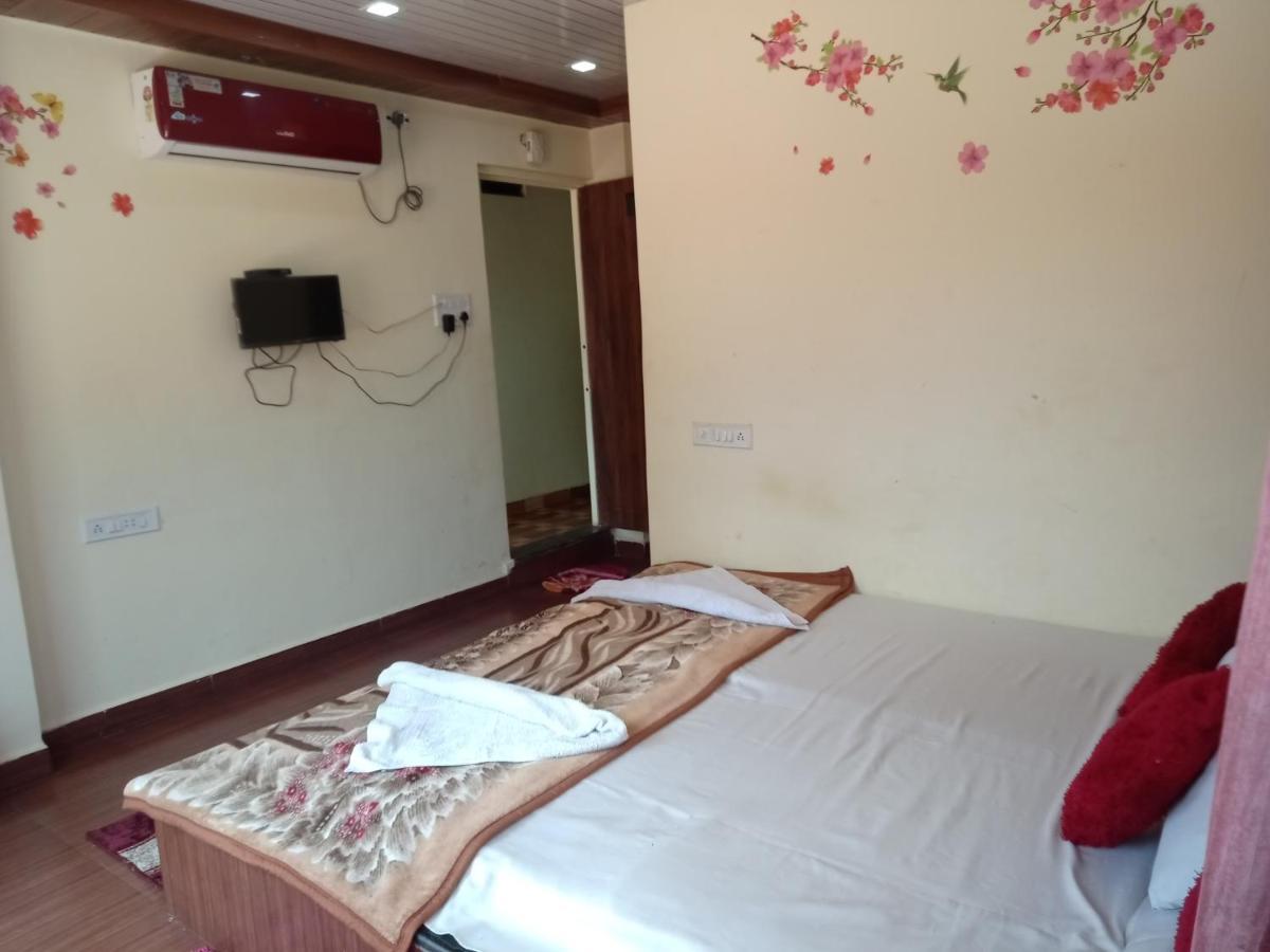 New Natraj Hotel Chikhaldara Kültér fotó