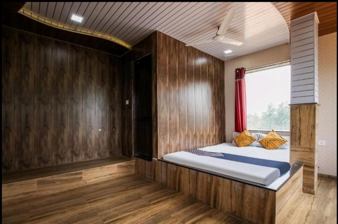 New Natraj Hotel Chikhaldara Kültér fotó